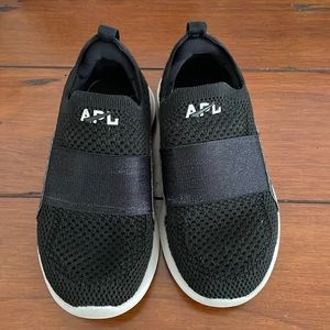 APL black kids sneaker size US 12